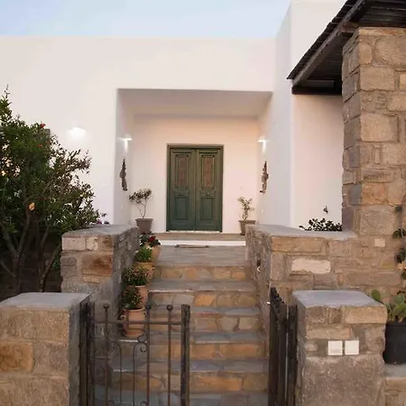 Lazaros Villa *